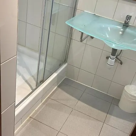 121 Hotel