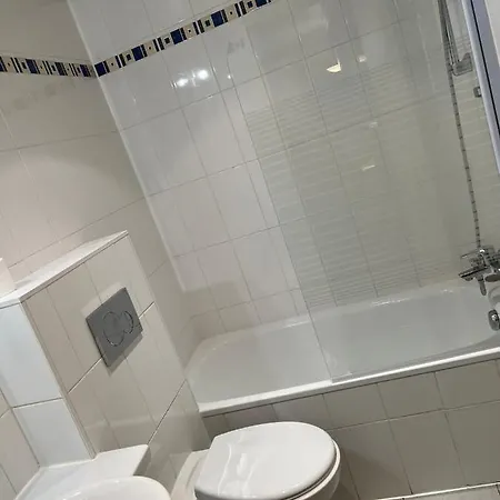 121 Hotel 3*