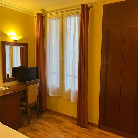 121 Hotel