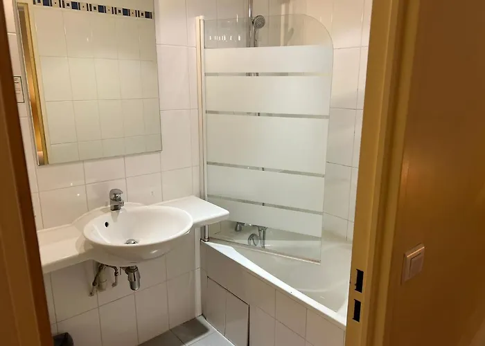 121 Hotel Paris