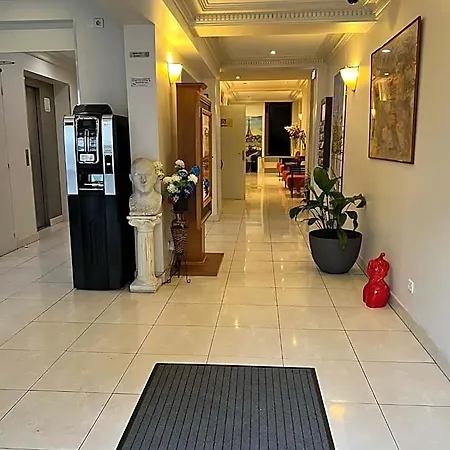 121 3* باريس