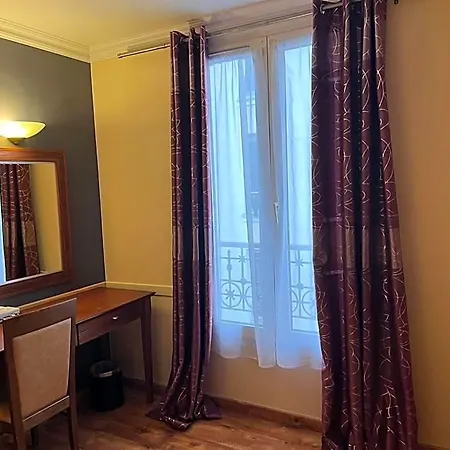 121 Hotel