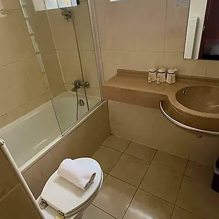 Hotel 121 3*