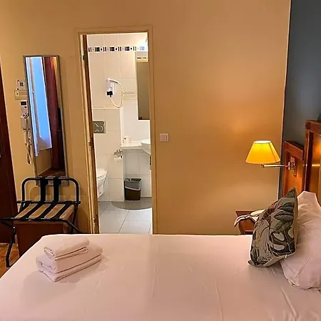 121 Hotel París
