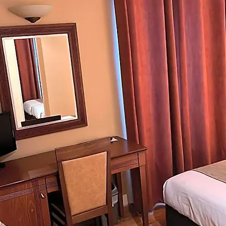 121 Hotel