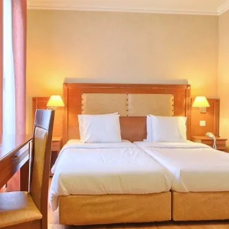 121 Hotel Parijs