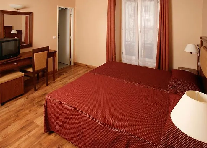 121 Hotell 3*