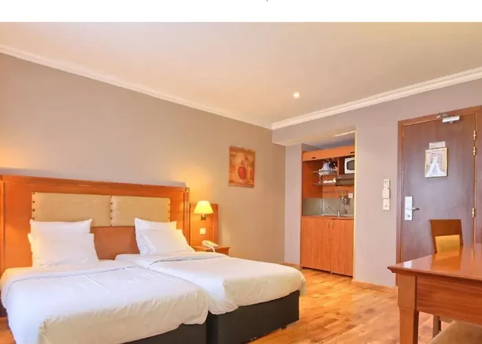 Hotell 121 Paris