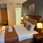 Hotel 121