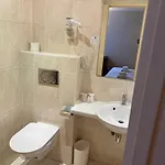 Hotel 121