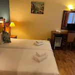 121 Hotel