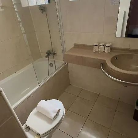 Hotel 121 3*