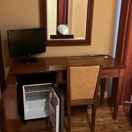 121 Hotel 3*