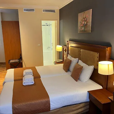 Hotel 121